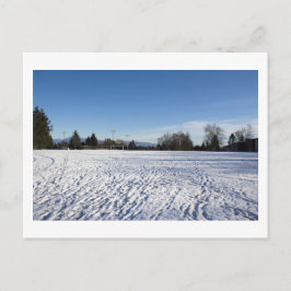 Postal campo de fútbol de nieve de invierno