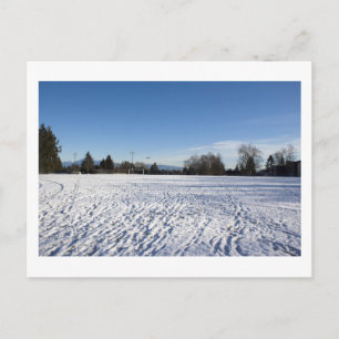 Postal campo de fútbol de nieve invernal