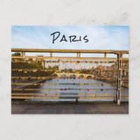 Cañones de amor en un puente en París