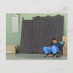 Postal Cansado - La gente en el mercado del viernes, Kuwa