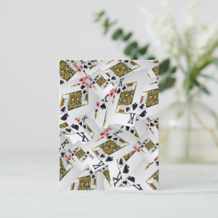 Postal "Capa Real: Una Pila de Cartas de Poker de Reyes"