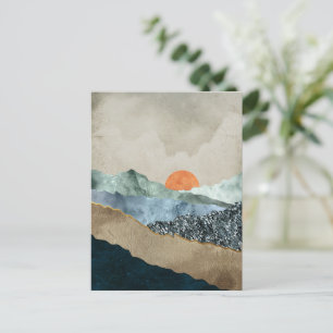 Postal Capas de montaña texteadas con brillo de atardecer