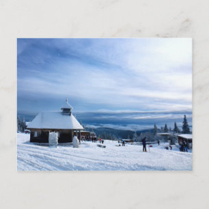 Postal Capilla en la montaña de la nieve de los Alpes