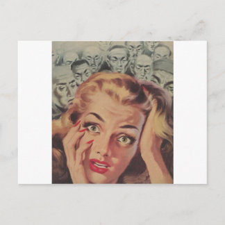 Postal Cara impactada con gente mirando