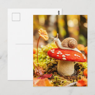 Postal Caracol de fieltro arrastrándose sobre hongo amani