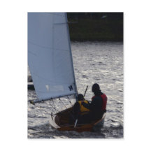 Carrera en barco de vela de invierno