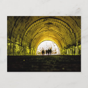 Postal carretera de túnel a ninguna parte bryson city lak