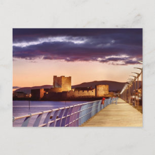 Postal Carrickfergus en la noche