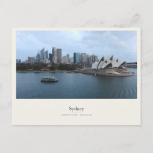 Postal Casa de la Ópera de Sydney y horizonte del puerto