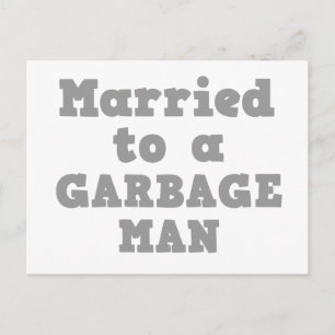 POSTAL CASADO CON UN HOMBRE DE BASURA