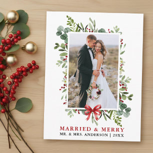 Postal Casados y alegres acuarela verde lazo rojo
