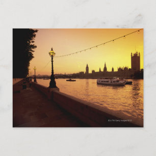 Postal Casas del Parlamento al atardecer