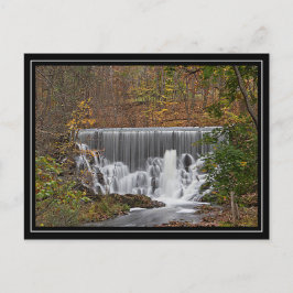 Postal Cascada de cascada de bosques y follaje de otoño