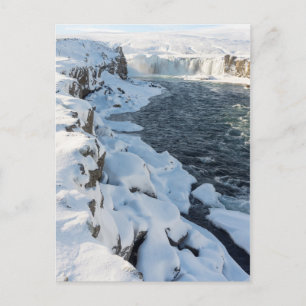 Postal Cascada Godafoss cubierta de nieve