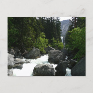 Postal Cascada Vernal en la distancia en Yosemite