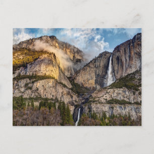Postal Cascada Yosemite escénica, California