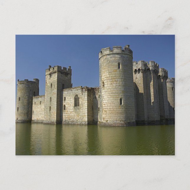 Postal Castillo Bodiam (1385), reflejado en foso, Este (Anverso)