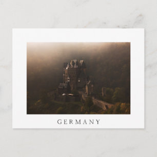 Postal Castillo Burg Eltz en la niebla matutina