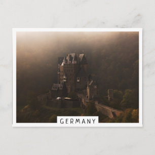 Postal Castillo Burg Eltz en la niebla matutina