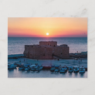 Postal Castillo de Paphos al atardecer, vista con dron