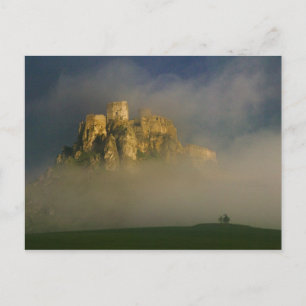 Postal Castillo de Spissky en la niebla, Eslovaquia 2