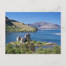 Postal Castillo Eilean Donan bajo un cielo azul Postcard