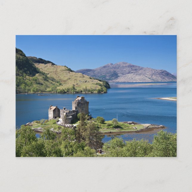 Postal Castillo Eilean Donan bajo un cielo azul Postcard (Anverso)