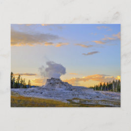 Postal Castle Geyser en Sunset, Parque Nacional Yellowsto