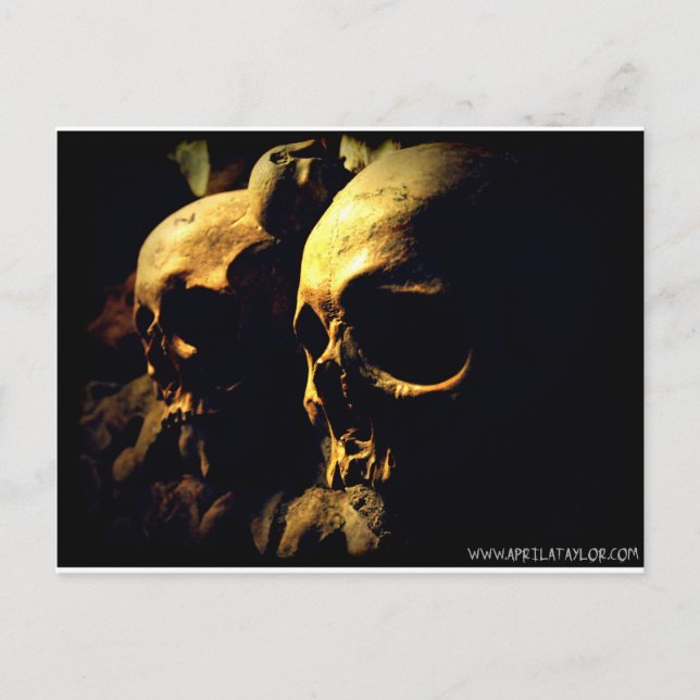 Postal Catacumbas de París por April A Taylor (Anverso)