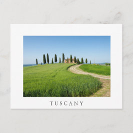 Postal Chalet de campo con cipreses en la Toscana