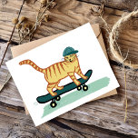 Postal ¡Chequea a Meowt! Skateboarding Tabby Cat PERSONAL<br><div class="desc">¡CHECK MEOWT! ¿Has visto alguna vez a un gato de patinaje? PERSONALIZAR agregando tu propio texto si lo deseas. Revisa esta graciosa tarjeta de gato y revisa mi tienda para ver más artículos como tazas,  pegatinas y más. Y por supuesto más cosas de gatos también.</div>