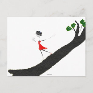 Postal Chica corriendo un árbol