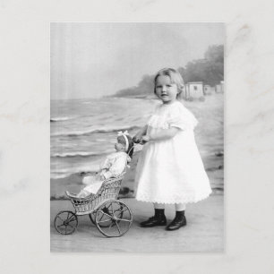 Postal Chica de principios de los años 1900 con su muñeca