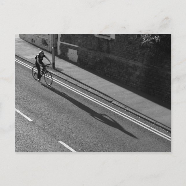 Postal Chica en bicicleta BW (Anverso)