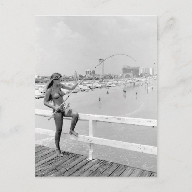 Postal Chica en bikini pescando en Daytona Beach Florida (Anverso)