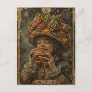 Postal Chica Extraña con un Sombrero de Hamburguesa con Q