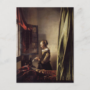 Postal Chica leyendo una carta en una ventana abierta
