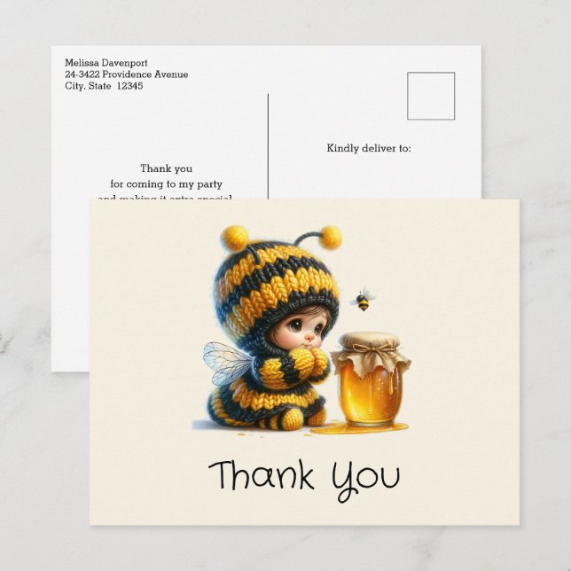 Postal Chica lindo con traje de abeja con miel gracias (Anverso / Reverso)