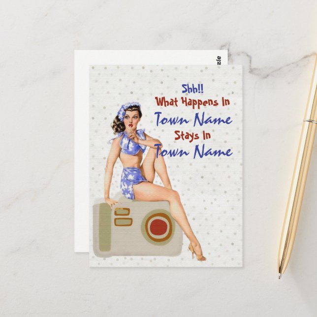 Postal Chica Pinup y Cita divertida "Lo que pasa se queda (Anverso/Reverso In Situ)