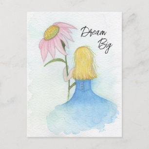 Postal Chica soñador sostiene flor rosa gigante