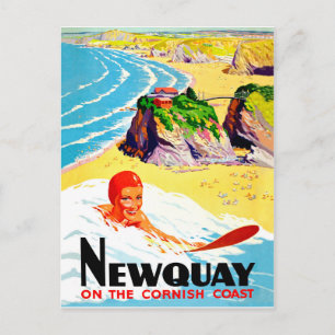 Postal Chica surfista en la playa de Newquay, Cornualles,
