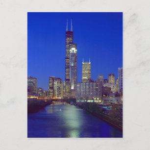 Postal Chicago, Illinois, Skyline de noche con Chicago
