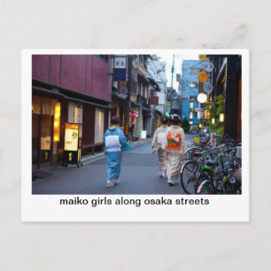 Postal Chicas de Maiko en las calles de osaka