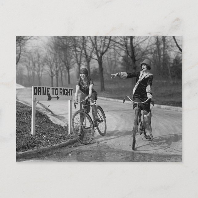 Postal Chicas Flapper montando bicicletas, 1925 (Anverso)