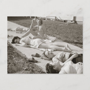 Postal Chicas tomando el sol, 1943