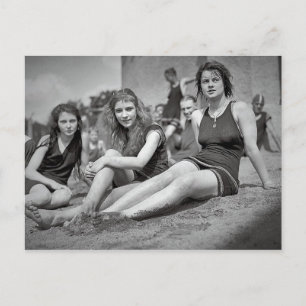Postal Chicas tomando el sol en la época de los años 20