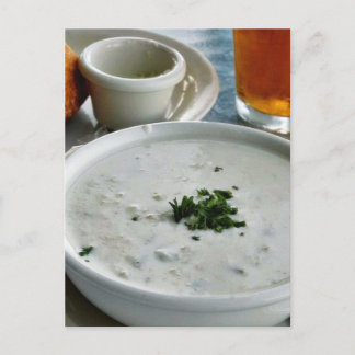 Postal Chowder de almejas con pan de cerveza y masa agria