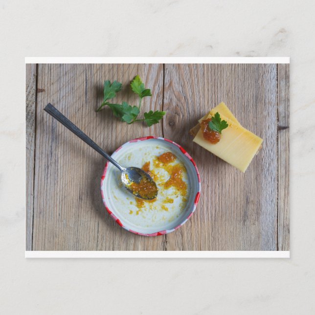Postal Chutney de piña de cebolla en madera rústica (Anverso)