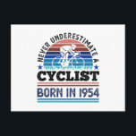 Postal Ciclista nacido en 1954 70th Birthday Gifts Ciclis<br><div class="desc">Nunca subestimes a un ciclista que nació en 1954. Para los ciclistas amantes de la bicicleta,  el ciclismo,  la bicicleta y el ciclismo de montaña. Gracioso cumpleaños 70,  Día del Padre o Regalo de Navidades para hombres,  mujeres.</div>