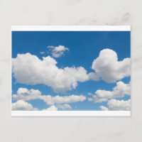 Cielo azul con nubes blancas